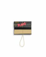 ⁦נייר גלגול RAW Black Classic 1¼ עם פילטרים – נייר טבעי פרימיום⁩ – תמונה ⁦2⁩